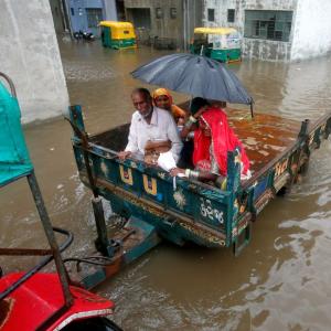 14 members of same Gujarat family found dead in floods; toll up to 123