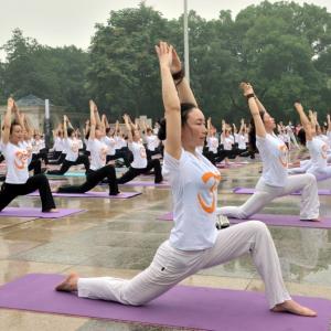 Yoga fever grips China ahead of UN International Yoga Day