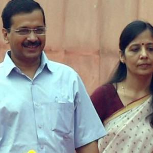 AAP crisis: Now, Sunita Kejriwal enters Twitter battle with Kapil Mishra