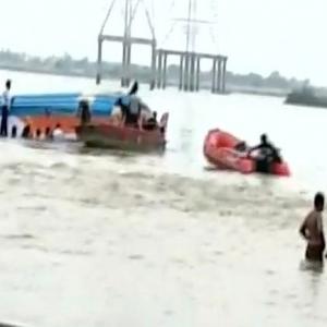 14 drown, 9 missing as boat capsizes in Andhra's Krishna river
