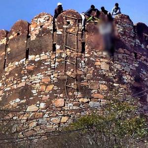 Padmavati protest turns deadly: Body found hanging at Jaipur fort