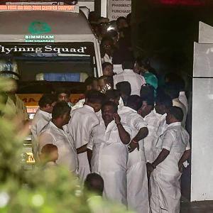 Centre to accord state funeral to Karunanidhi