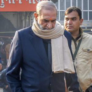 Anti-Sikh riots convict Sajjan Kumar resigns from Congress
