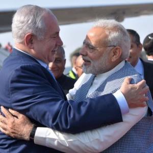 With hugs and handshakes, Netanyahu begins India vist