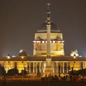 Guess how many people work at Rashtrapati Bhavan?