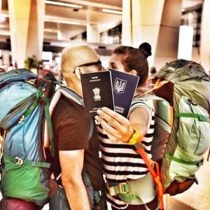 Meet the #KissIt couple... Travelling 40 countries in 1 year