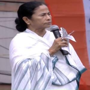 They can't build a pandal, how can they build country?: Mamata's swipe at BJP