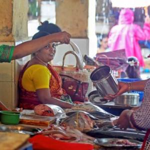 Retailers, vendors feel the plastic ban heat in Maharashtra