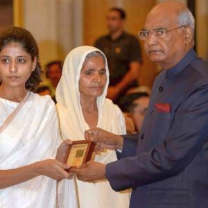 President confers gallantry awards