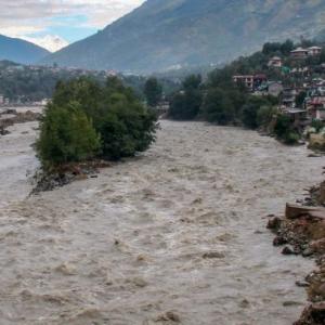 Himachal: 50 IIT trekkers rescued by IAF, 500 people still stranded