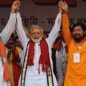'Speed-breaker' Didi maligned Bengal with scams: Modi