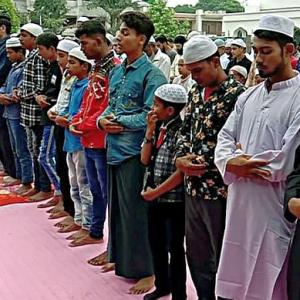 Eid prayers peaceful in Kashmir: Police