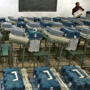 EVMs recovered from Muzaffarpur hotel on polling day