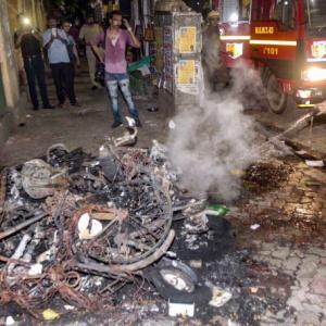Violence, arson mar Amit Shah's Kolkata road show