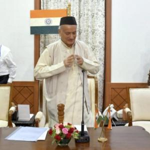 Fadnavis takes oath as Maha CM; Ajit Pawar his deputy