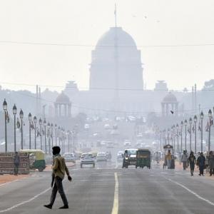Toxic haze over Delhi as air quality turns 'very poor'