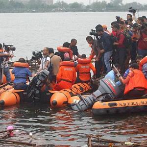 Boats capsize during Ganesh immersion in MP, 11 dead
