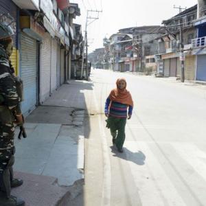 Terrorists seal shops, paste 'LW' posters in Kashmir
