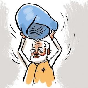 Economic crisis: 'Modi should consult Manmohan'