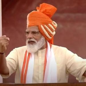 Modi continues 'turban tradition' at I-Day event