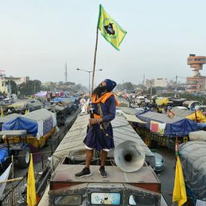 Farmers continue stir; many Delhi roads remain close