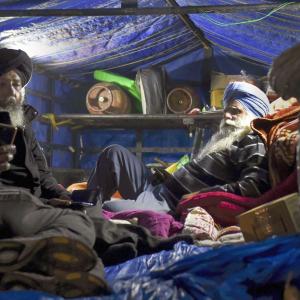 Amid cold wave, farmers' protest enters 32nd day