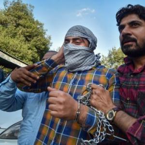 Man who pointed gun at Delhi cop arrested