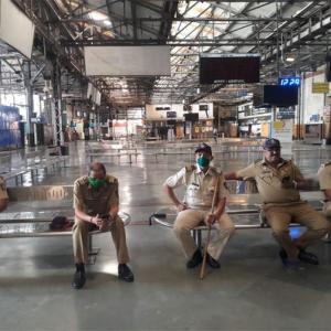 COVID-19 crisis: Curfew in Maha from Monday midnight