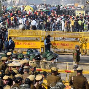 Farmers' protest enters 5th day, traffic disrupted