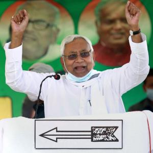 'Installed his wife on chair': Nitish attacks Lalu
