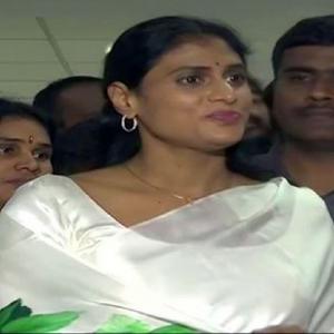 Jagan Reddy's sister to float new party in Telangana