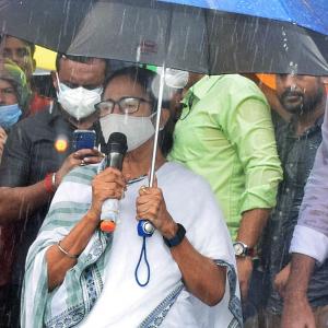 Excess release from DVC dam caused floods: Mamata