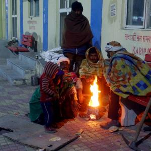 Severe cold wave grips North, to continue for 3 days