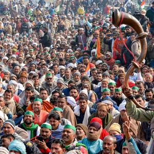 Thousands of farmers attend mahapanchayat in UP