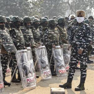 Singhu turns into fortress as police seal protest site