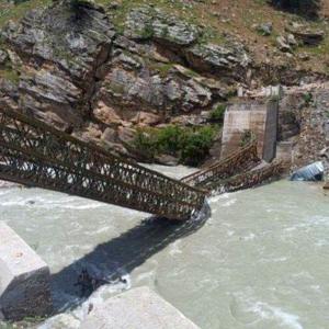 SEE: 9 dead as boulders slide down hill in Himachal