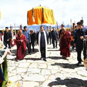 Why Chinese Leaders Are Rushing To Tibet