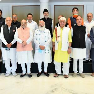Want to remove 'Dil ki duri': PM to J-K leaders