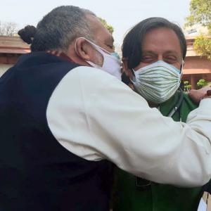 Photo of the day: OMG, is Shashi Tharoor being kissed?