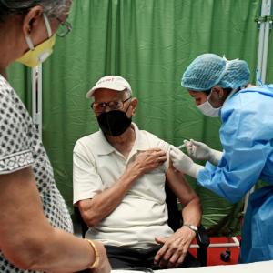 Maharashtra allows Covid vaccine centres to open 24x7