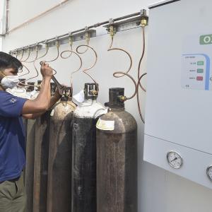 HC directs Centre to supply 490 MT oxygen to Delhi