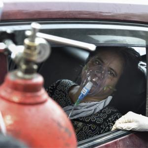 Delhi hospitals scamper to refill oxygen stocks