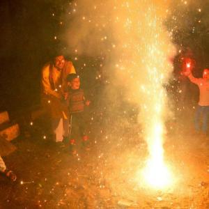 SC quashes Calcutta HC order banning firecrackers
