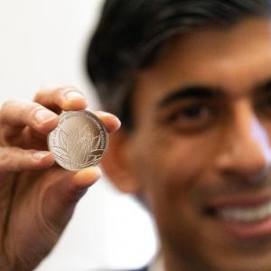 UK releases 5-pound Gandhi coin to mark Diwali