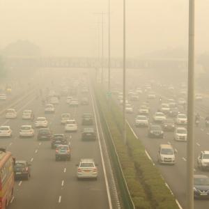 Smog: Delhiites advised to limit outdoor activities