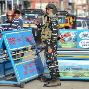 JK police to shift non-local workers to security camps