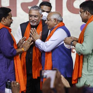 Sacked Gujarat ministers maintain silence of the lambs