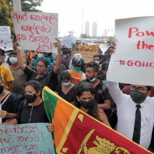 Lankan President revokes state of emergency