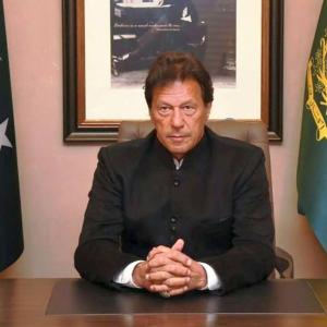 Imran loses midnight no-trust vote, ousted as Pak PM