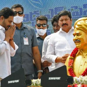 Revolt against Andhra CM sees dramatic end